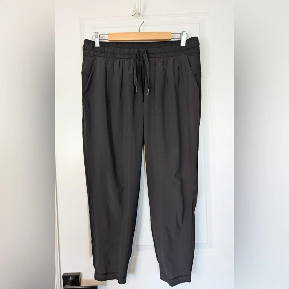 Lululemon Namaskar Crop Black Size 8